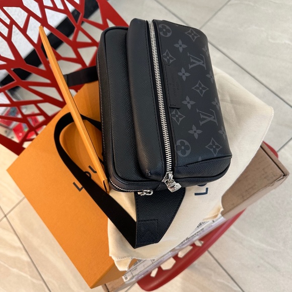 Louis Vuitton Outdoor BumBag Monogram Taigarama Black - Picture 1 of 8